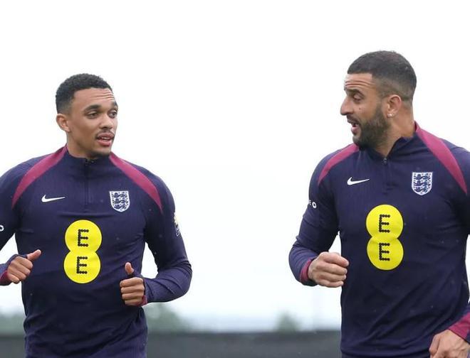 -阿诺德搭档入伍，英格兰队揭盖头筹的简单介绍