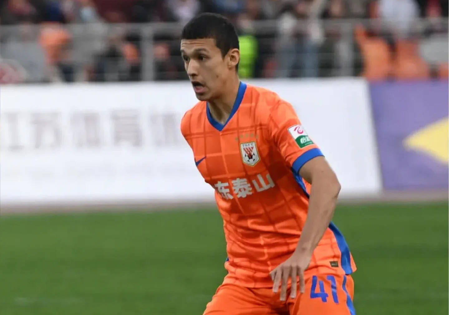 DB彩票官网-包含振奋人心的表现：普通球员逐渐崛起，成为球队的中流砥柱的词条