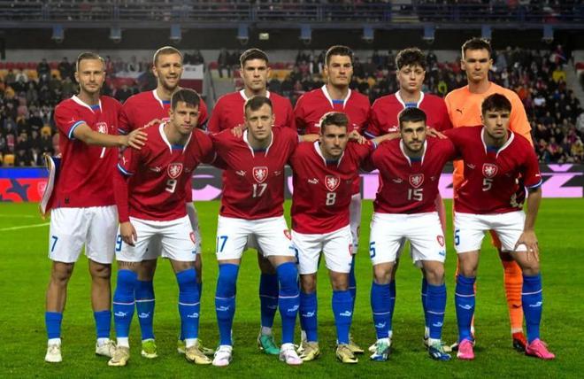 包含欧洲冠军杯赛：强队集结竞争激烈的词条