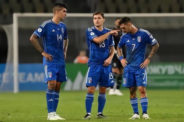 DB彩票官方网站-欧预赛比赛场面火爆异常，球员斗志昂扬！