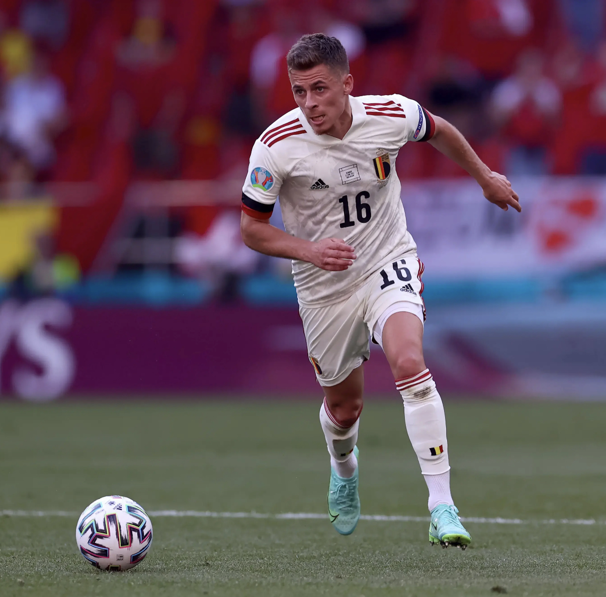 -阿扎尔爆冷缺席比利时对阵克罗地亚的重要战役的简单介绍