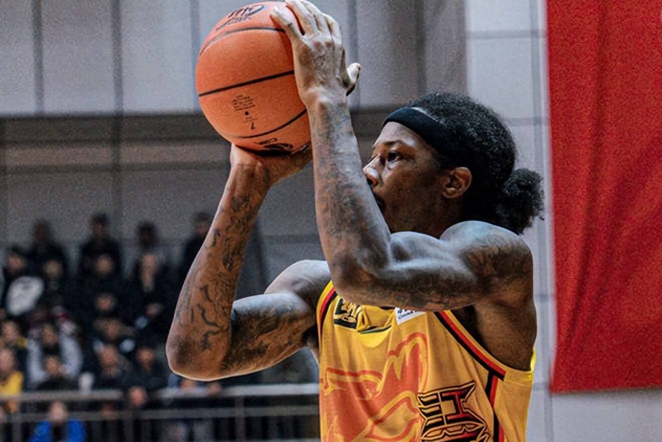 DB彩票官方网站-恩菲尔德主场大胜领跑，球队士气高涨的简单介绍