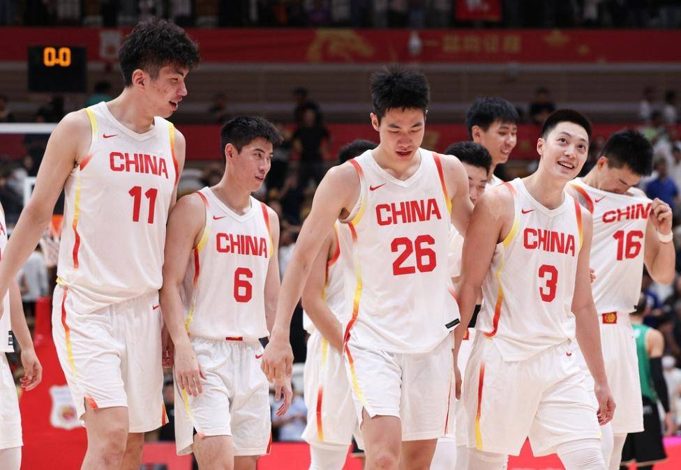 亚洲杯预选赛：中国男篮击败黎巴嫩，提前晋级