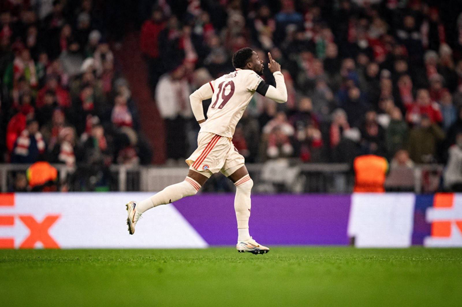 利物浦逆袭拜仁，成功挺进欧冠决赛