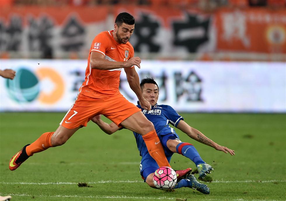 山东鲁能主场大胜天津泰达，中超排名稳步上升