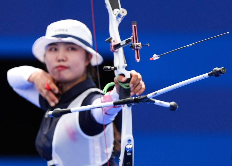 韩国射箭选手表现出色，荣膺金牌殊荣