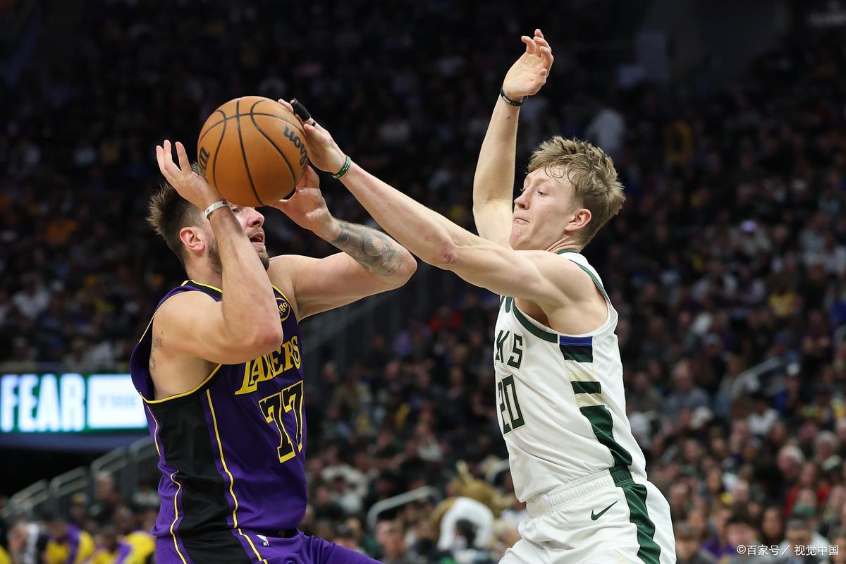 雄鹿客场战胜老鹰，遥遥领先