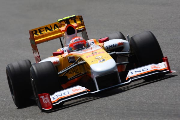 雷诺车队险胜红牛车队，阿隆索带队取胜的简单介绍