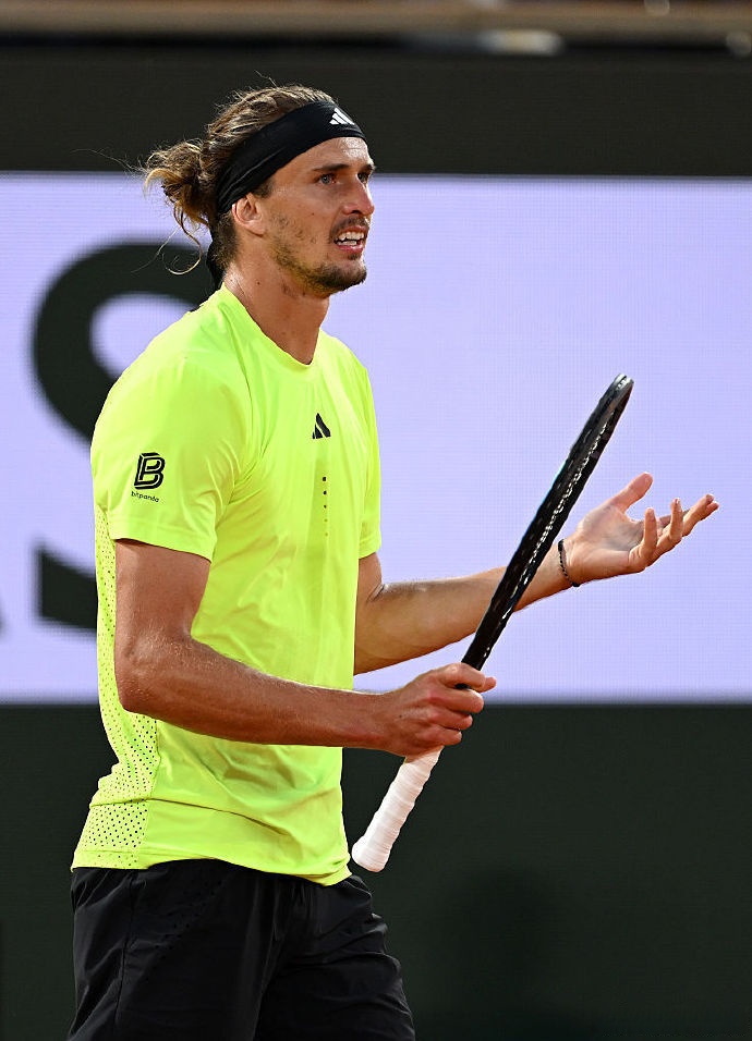 包含拉沃尔杯完胜美网，兹维列夫刷新纪录的词条